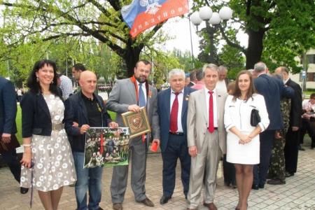 Рядом с тобою, Донецк! Казбек Тайсаев и Владимир Родин приняли участие в торжествах по случаю Дня независимости ДНР