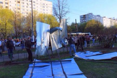 Жители столичного района Отрадное дали отпор бандитствующим строителям