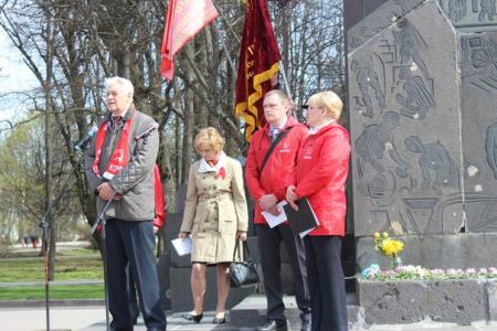 В Новгороде прошли шествие и митинг, посвящённые 1 мая