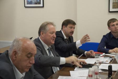 Как лучше защищать права граждан в сфере ЖКХ. Экспертный круглый стол "Народной приемной депутата С.П.Обухова" в Краснодаре