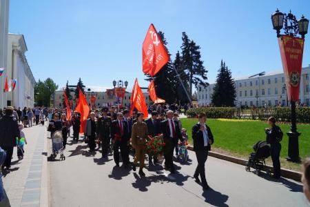 Нижегородские коммунисты 9 мая возложили цветы к Вечному огню