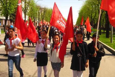 Первого мая коммунисты Кабардино-Балкарии провели демонстрацию и маевку