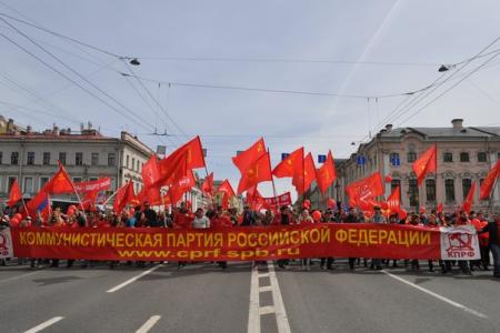 Красный Первомай шагает по Ленинграду