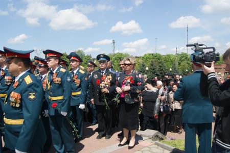 Не позволим переписать страницы великой истории! Коммунисты Северной Осетии приняли участие в торжественном возложении на Мемориале Славы во Владикавказе