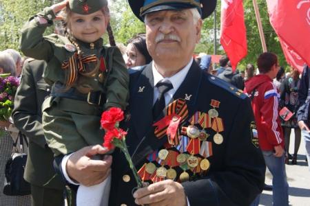 Не позволим переписать страницы великой истории! Коммунисты Северной Осетии приняли участие в торжественном возложении на Мемориале Славы во Владикавказе