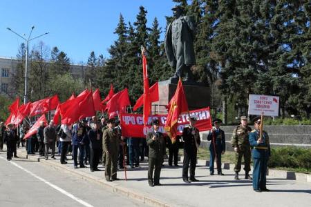 Чувашская Республика. Чебоксарские коммунисты встретили 9 мая со Знаменем Победы