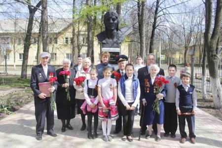 В Ярославле после реставрации открыт памятник Михаилу Жукову