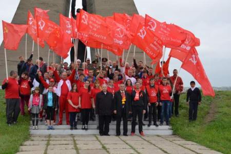 Ростовская область. "Коммунисты, вперед!": автопробег в честь 70-летия Великой Победы