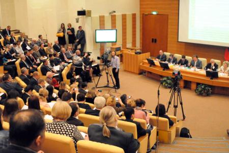 Коммунисты в Госдуме провели круглый стол, посвященный повышению экологической культуры