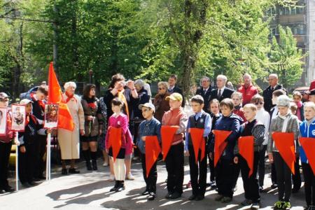 Коммунисты Кургана отпраздновали День пионерии конкретными делами