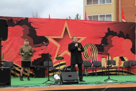 В канун Дня Победы коммунисты г.Советский ХМАО-Югры устроили незабываемые байк-шоу и фейерверк