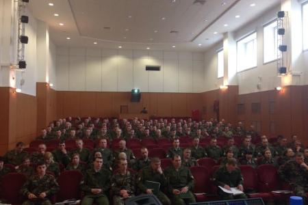 Архангельский обком ЛКСМ РФ: Бойцам спецназа «Ратник» комсомольцы представили лекцию-выступление о роли Архангельска в годы войны