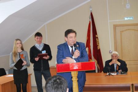 Ставропольские коммунисты совместно с дагестанской диаспорой рассказали студентам об истоках Великой Победы