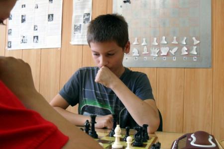 Депутат-коммунист А.Ж. Бифов организовал в Нальчике шахматный турнир для воспитанников детских домов