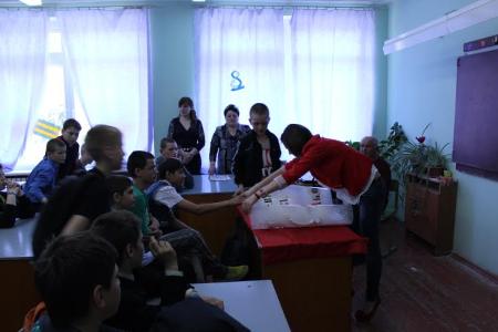 Комсомольская акция «Копия Знамени Победы» шагает по Белгородской области