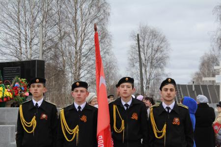 В канун Дня Победы коммунисты г.Советский ХМАО-Югры устроили незабываемые байк-шоу и фейерверк