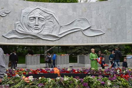 «Этот праздник со слезами на глазах». Митинг Победы в Ростове-на-Дону