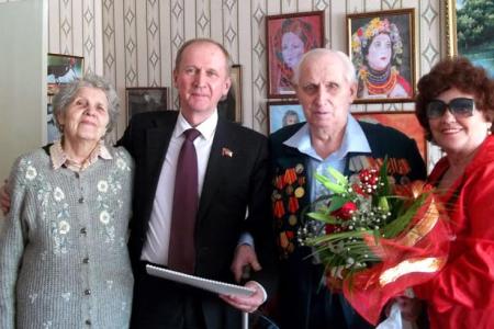 Первый секретарь Ивановского обкома КПРФ В.В.Клёнов побывал в гостях у ветеранов Партии