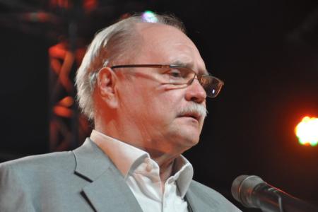  Ленинградские коммунисты провели торжественный вечер, посвященный 70-летию Великой Победы