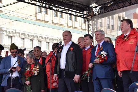 Слава Советскому народу – победителю! Вечная память павшим! Фашизм не пройдет!