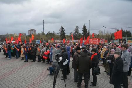 Первомайская демонстрация в Красноярске