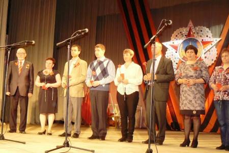 Коммунисты Кургана поздравили ветеранов с 70-летием Великой Победы