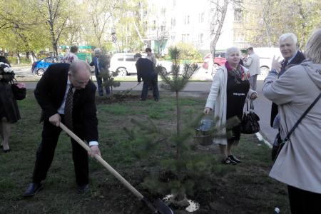 В московском районе Выхино-Жулебино по инициативе коммунистов появилась своя «Аллея Победы»