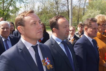 Пенза. Депутат Госдумы Владимир Симагин принял участие в открытии мемориальной доски учителям-фронтовикам