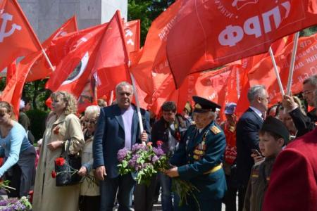 «Этот праздник со слезами на глазах». Митинг Победы в Ростове-на-Дону