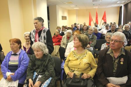 Свердловские коммунисты презентовали общественную организацию «Городской контроль КПРФ» и вручили удостоверения первым инспекторам
