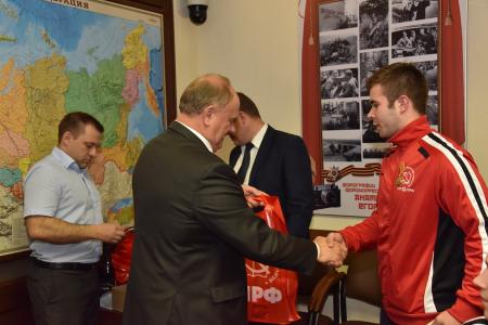 Г.А. Зюганов наградил футболистов спортивного клуба КПРФ