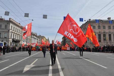 Красный Первомай шагает по Ленинграду