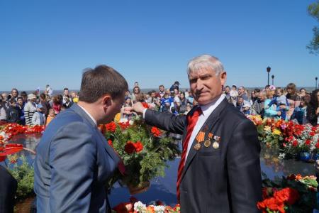 Нижегородские коммунисты 9 мая возложили цветы к Вечному огню