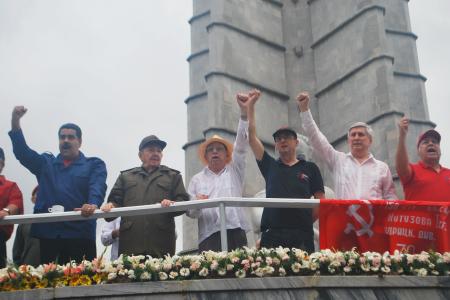Копию Знамени Победы  тепло приветствовали в Гаване  