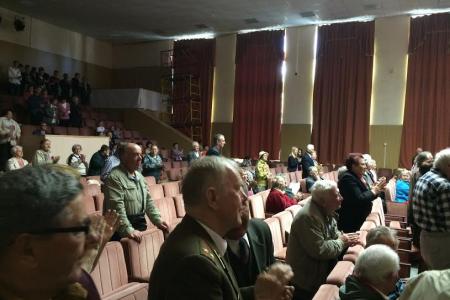 Калужские коммунисты и их сторонники празднуют День Победы