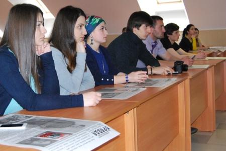 Ставропольские коммунисты совместно с дагестанской диаспорой рассказали студентам об истоках Великой Победы