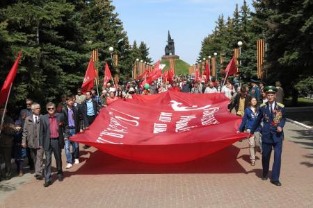 Чувашская Республика. Чебоксарские коммунисты встретили 9 мая со Знаменем Победы