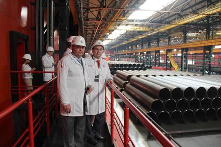 Депутаты Госдумы и секретари региональных организаций КПРФ посетили в Челябинске уникальный промышленный объект – цех ЧТПЗ «Высота 239»