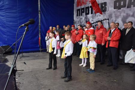 Власть и собственность – трудовому народу!
