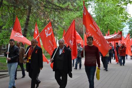 «Правительство Медведева – в отставку!», - потребовали участники первомайского митинга в Ростове-на-Дону