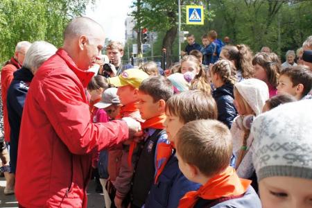 Коммунисты Кургана отпраздновали День пионерии конкретными делами