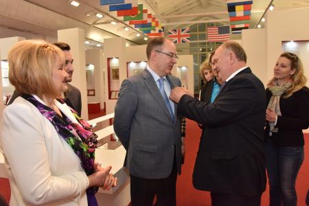 Г.А. Зюганов посетил в Москве историко-документальный выставочный проект «В штабах Победы»