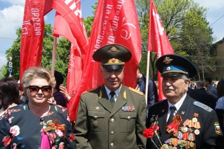 Не позволим переписать страницы великой истории! Коммунисты Северной Осетии приняли участие в торжественном возложении на Мемориале Славы во Владикавказе