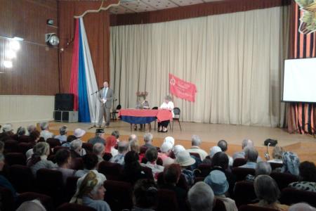 В.А. Симагин проводит встречи с избирателями в городах Челябинской области