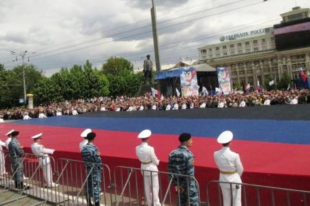 Рядом с тобою, Донецк! Казбек Тайсаев и Владимир Родин приняли участие в торжествах по случаю Дня независимости ДНР