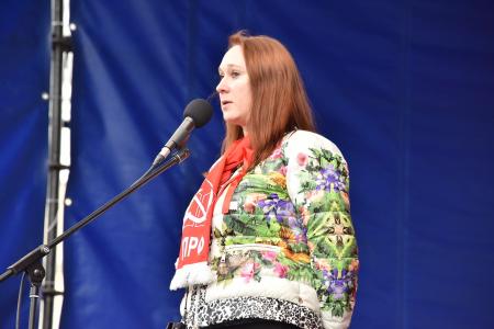Власть и собственность – трудовому народу!