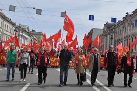 Красный Первомай шагает по Ленинграду