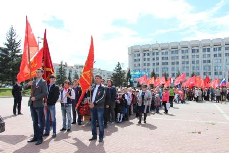 Самарская область. Коммунисты провели возложение цветов к Вечному огню