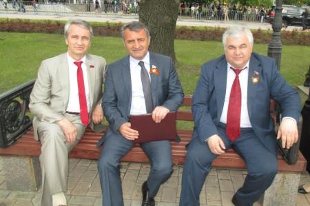 Рядом с тобою, Донецк! Казбек Тайсаев и Владимир Родин приняли участие в торжествах по случаю Дня независимости ДНР