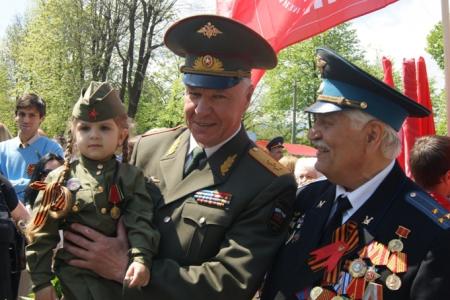 Не позволим переписать страницы великой истории! Коммунисты Северной Осетии приняли участие в торжественном возложении на Мемориале Славы во Владикавказе